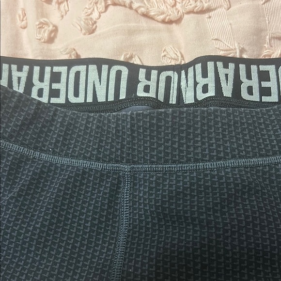 Under Armour Black Leggings for Active Comfort -waffle design Size XS - Picture 6 of 6